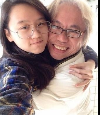 >林靖恩李坤城亲密照 李坤城林靖恩爷孙恋满1年晒亲密照 称两年后结婚