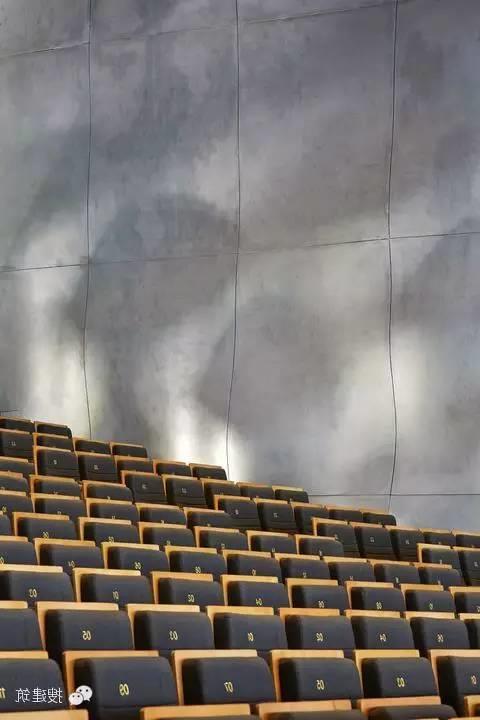 >哈尔滨马岩松 历时6年建成的哈尔滨大剧院!马岩松方案