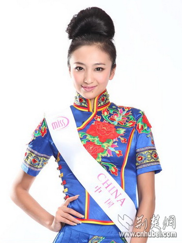 >纺大庞盼盼代表中国角逐第37届世界旅游小姐全球总决赛