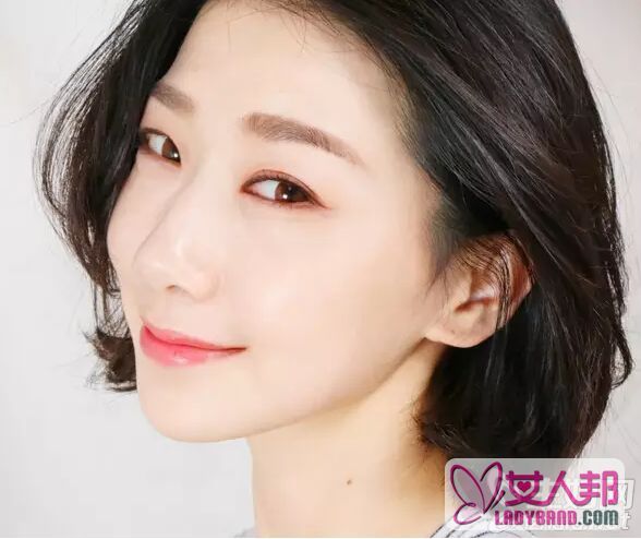>韩国妆容如何画眼妆 眼妆的化妆步骤打造完美韩妆