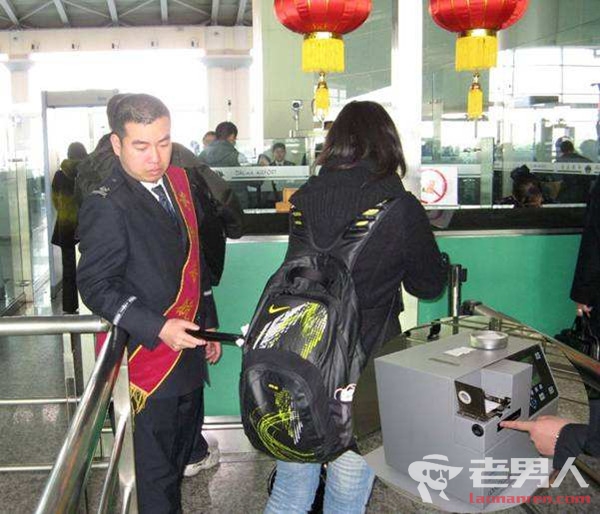 女子假发里藏冰毒 大连机场过安检时被拦截