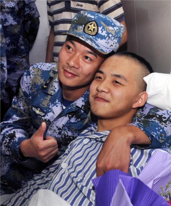 官东潜水病 专访英雄潜水员官东:当海军潜水员是梦想