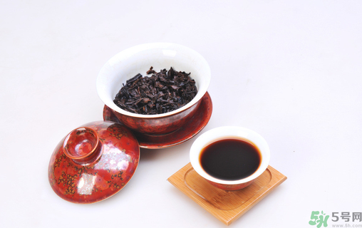 普洱茶生茶好还是熟茶好？普洱茶的功效与作用？