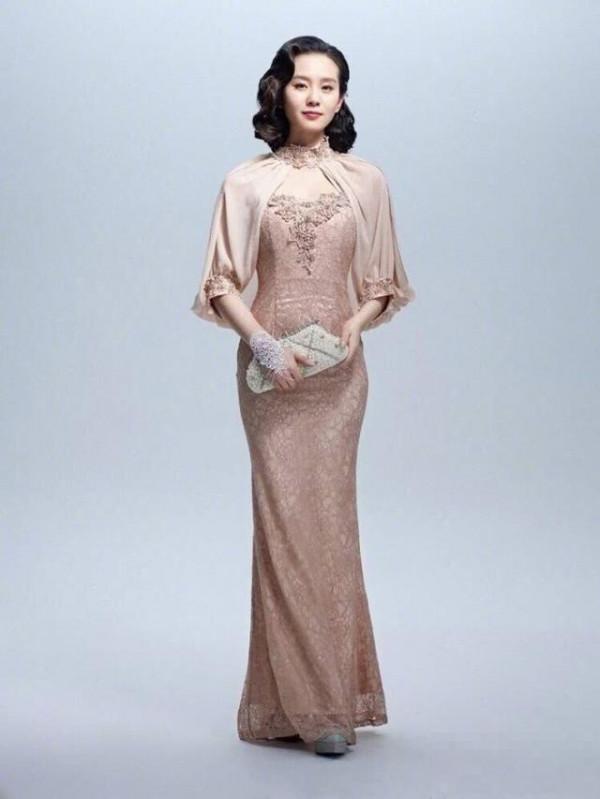 刘诗诗一席民国旗袍彰显女人味，时尚又性感，不愧为时尚女神！