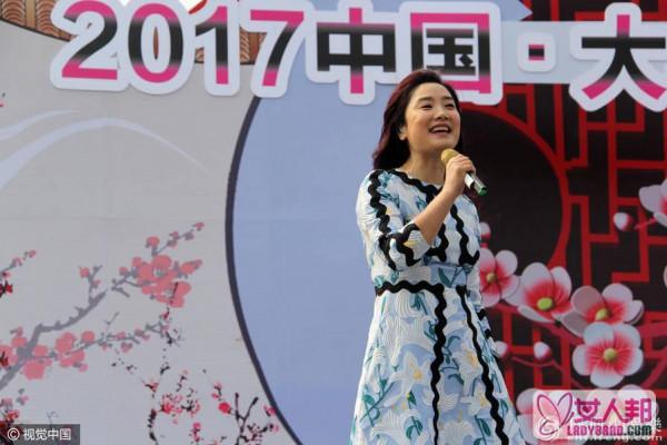 >玲花上台表演被拍成这样 估计是得罪摄影师了