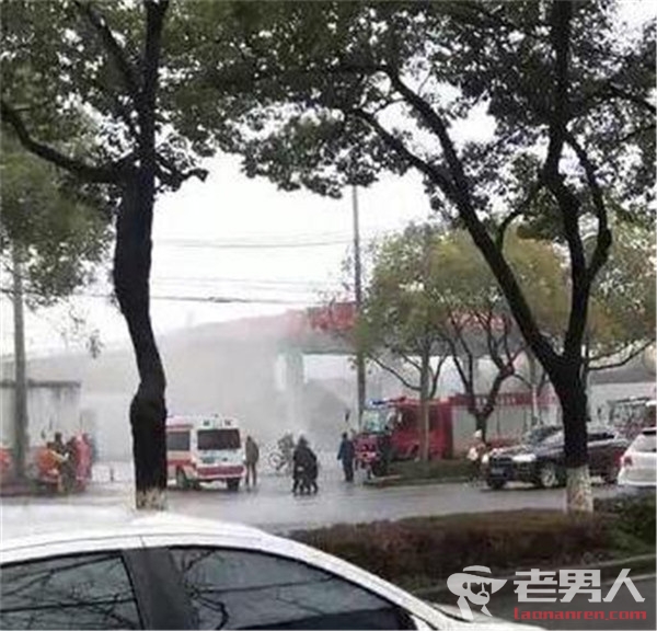 江苏南京一加油站发生闪爆事故 事故已造成3人受伤