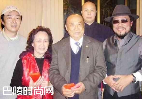 费玉清全家福曝光 曾被传是同性恋为什么不结婚内幕