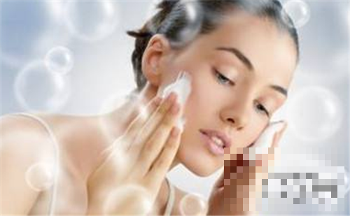 >油性皮肤用什么护肤品 油性皮肤怎么改善