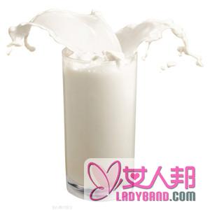 >【全脂牛奶和低脂牛奶的区别】全脂牛奶与低脂牛奶哪种好_全脂牛奶与低脂牛奶的营养价值