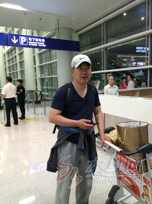 >著名演员李大光盛赞新机场 很大气很有国际范儿