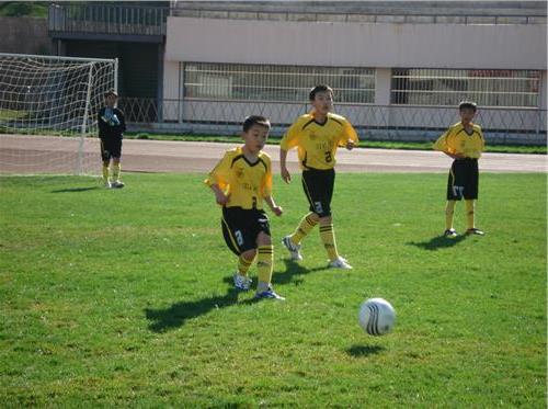 >徐根宝足球学校招生 中国校园足球定点学校3年内将扩至2万所