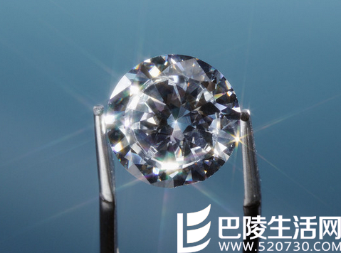 怎么区分钻石与玻璃 怎么鉴别钻石与水晶