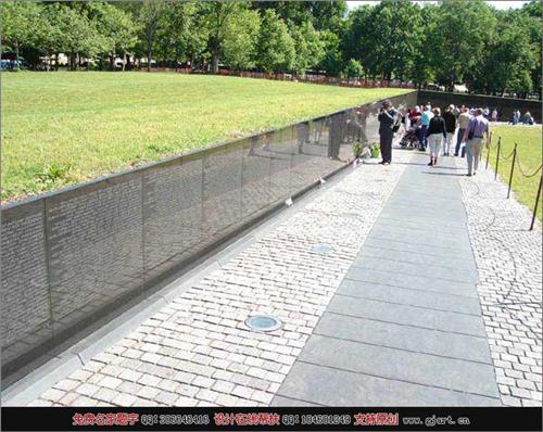 >林璎越战纪念碑 林璎设计的越战纪念碑引来的争议