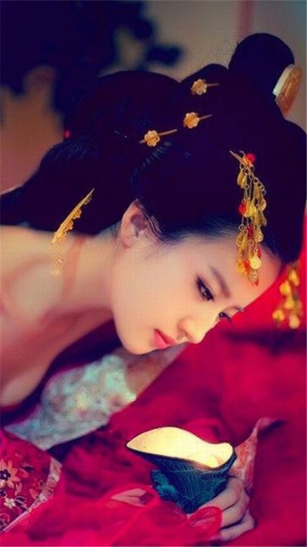 韩媒评选中国古装四美 杨幂刘亦菲上榜颜值让人服气！