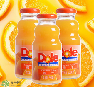>欢乐颂2赵医生曲筱绡喝的橙汁饮料是什么牌子？