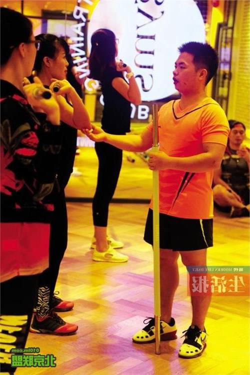 >陈松健美 2006年中国健身先生赛A组冠军陈松:教你练健身