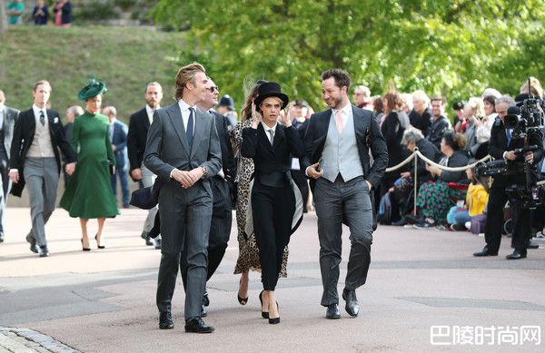 超模Cara参加英国公主结婚穿西装 帅到让在场男宾客全输了