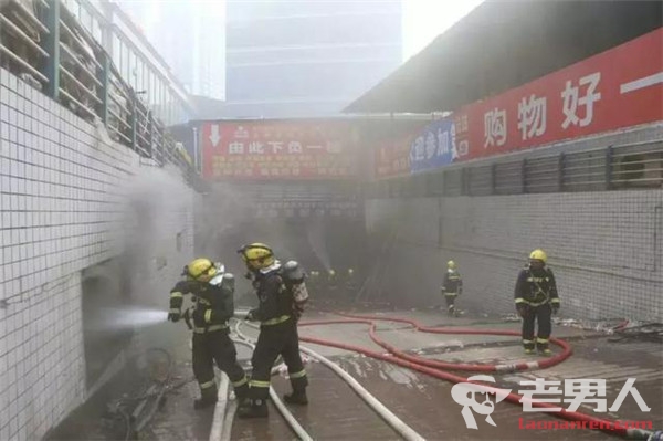 >四川市场发生火灾 1057名消防官兵仍在救援