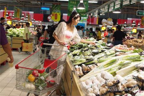 李鑫雨被曝与阿杜订婚 赴超市买菜被拍(图)