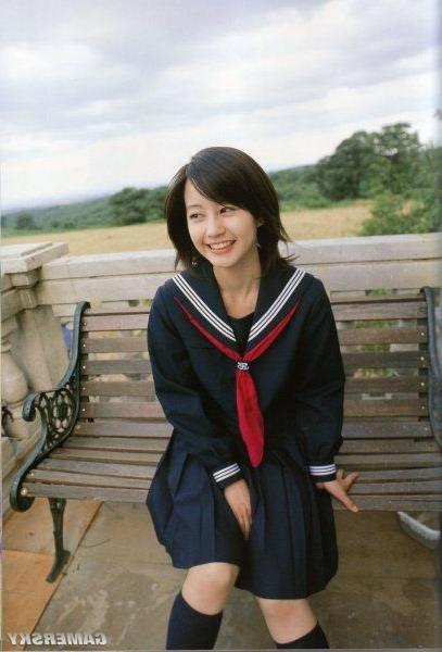日本校服很贵吗？日本女生校服 世界上最美最贵的校服!