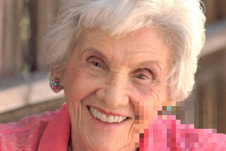 世界最长寿活跃女演员康妮索耶去世 享年105岁
