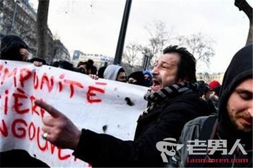 法国多城市爆发大游行 反对暴力执法