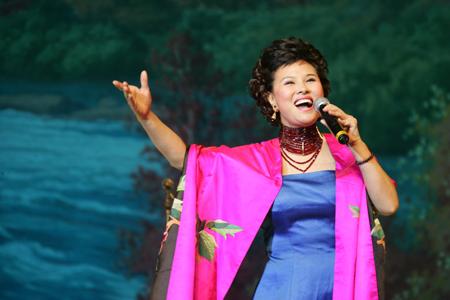 歌唱家芦秀梅生前照片 中国女高音歌唱家芦秀梅生前的十大经典瞬间(图)