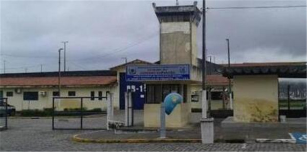 巴西发生越狱事件 近20名武装分子袭击监狱救走百名囚犯