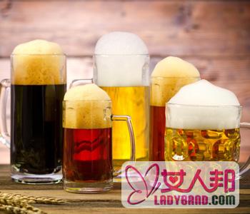 【啤酒】喝啤酒的好处和坏处_啤酒鸭的做法_啤酒洗头的好处
