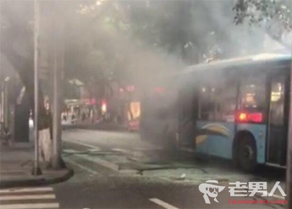 >乐山公交车爆炸案最新进展 致15人受伤包括1名嫌疑人