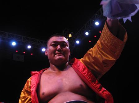 张君龙挑战世界第一 张君龙决战五国拳王 有望成挑战世界重量级拳王亚洲第一人