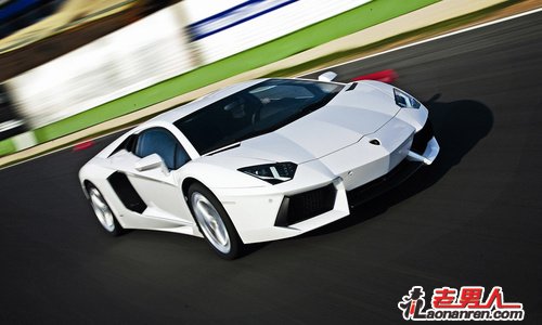 >海外试驾兰博基尼Aventador LP700-4【组图】