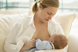 >【初乳】产妇初乳，母乳初乳，初乳是什么，初乳的特点,初乳的效用
