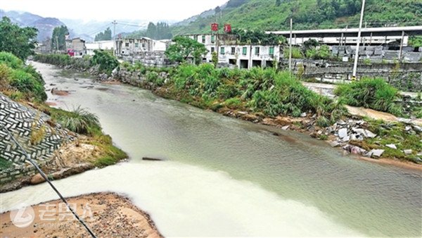 罗源惊现“牛奶河” 洪洋乡所有石材企业停产整顿