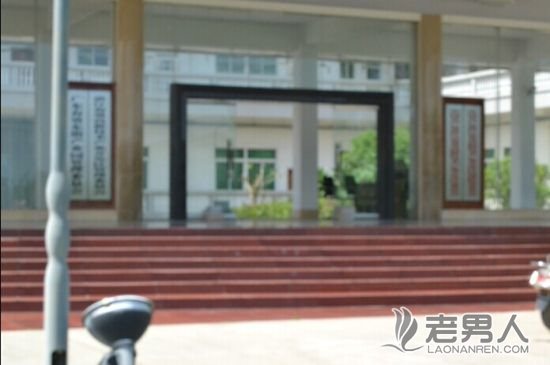 湛江官员涉嫌强奸未成年人被拘留