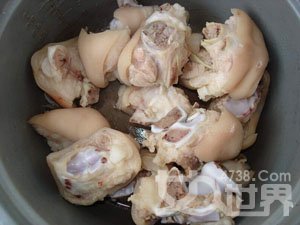 促进乳房发育猪蹄茭白汤