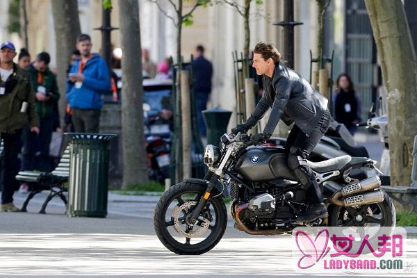 >阿汤哥《碟中谍6》巴黎街头飙车 非常精彩的摩托车追逐戏