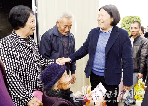 >严植婵华农 严植婵揭东调研:让发展成果惠及广大农民