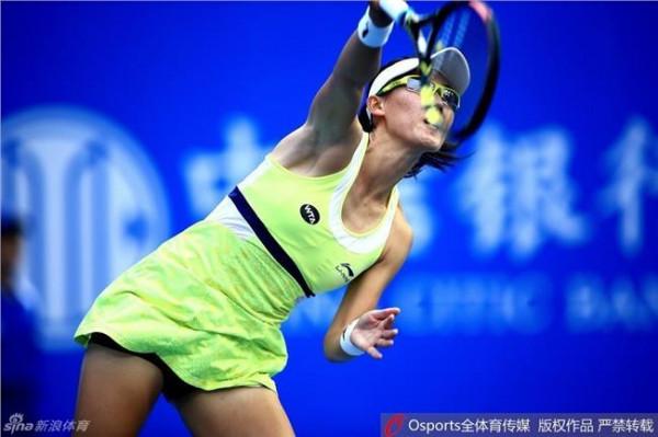 >梁辰网球 徐州姑娘梁辰拿下今年中国网球WTA首冠