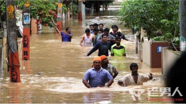 印度暴雨灾情持续恶化 预计将还持续一周左右