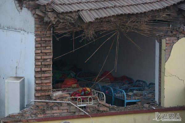 幼儿园教室坍塌 致3名幼儿死亡（组图）