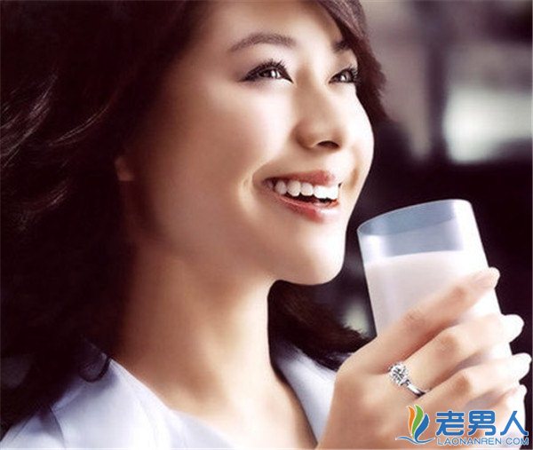>牛奶在什么时候喝最好 女人喝牛奶会美容养颜吗