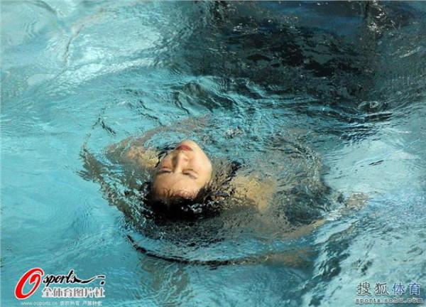 吴敏霞女子3米板跳水 8月6日吴敏霞何姿奥运跳水女子3米板决赛全场录像