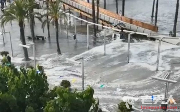 海啸袭击西班牙 洪水席卷海岸道路被淹没