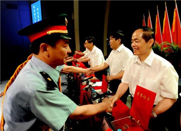 沈阳铁路局局长张海涛 沈阳铁路局原局长王占柱为什么被查 他要拉选票干什么?
