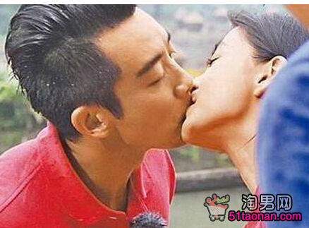 郑凯和AngelaBaby密切亲吻照 Angelababy自个资料身高 baby整容前后相片比照