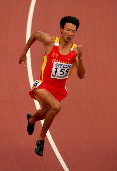 >10秒00!中国男子100米短跑加速