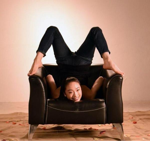 【刘藤图片】 中国内地著名柔术演员 刘藤柔术裤子里有沟