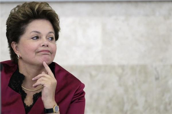 巴西前总统罗塞夫 巴西前总统卢拉能否入阁引争议或将导致现任总统罗塞夫遭弹劾