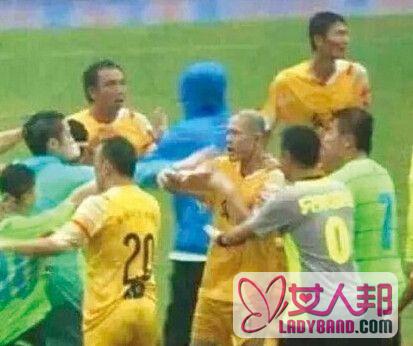 香港明星足球队与东兴队打架事件全程回顾